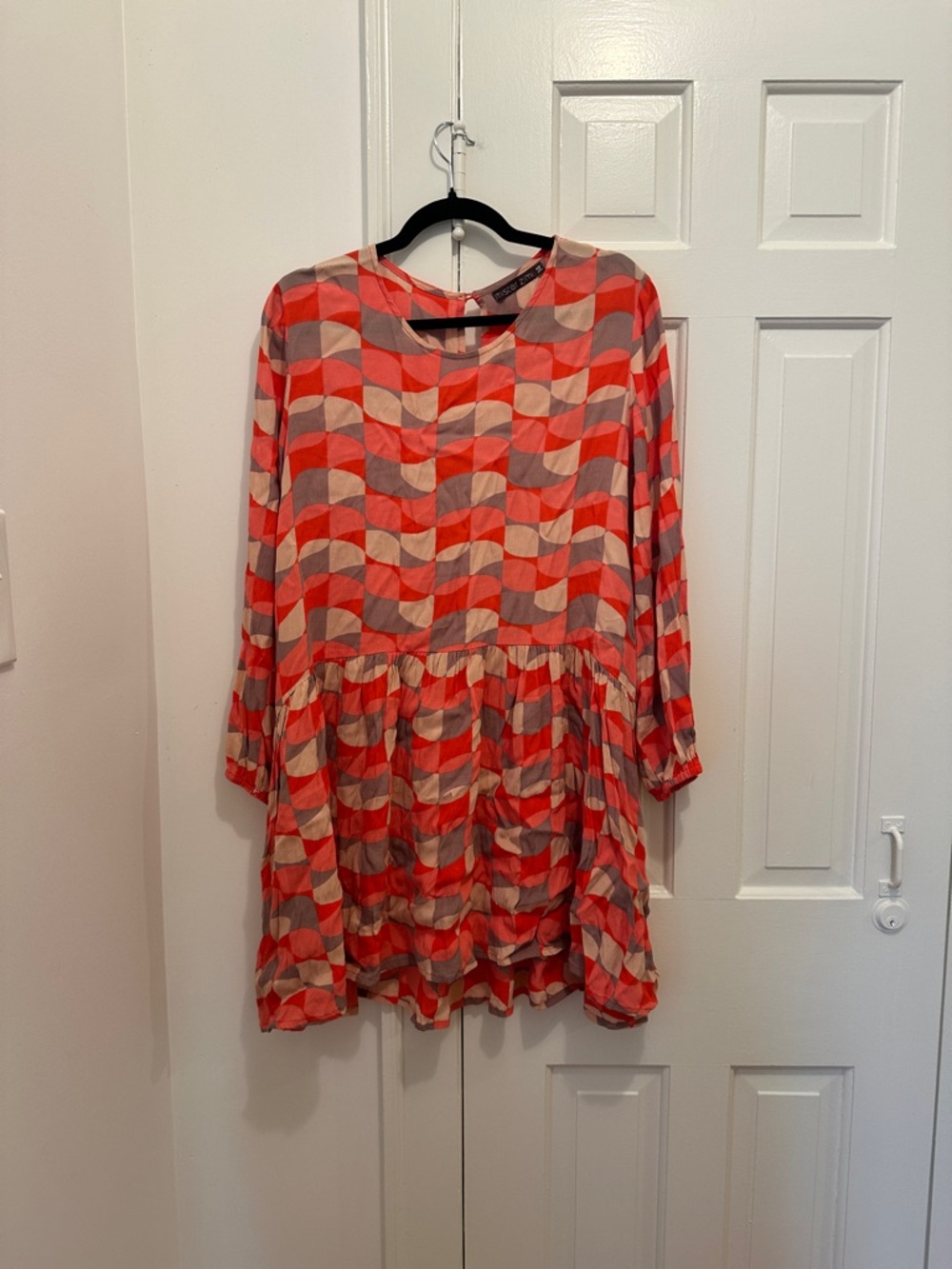 Mister Zoom Wave Print Tiered Long Sleeve Dress in Coral & Beige Dress